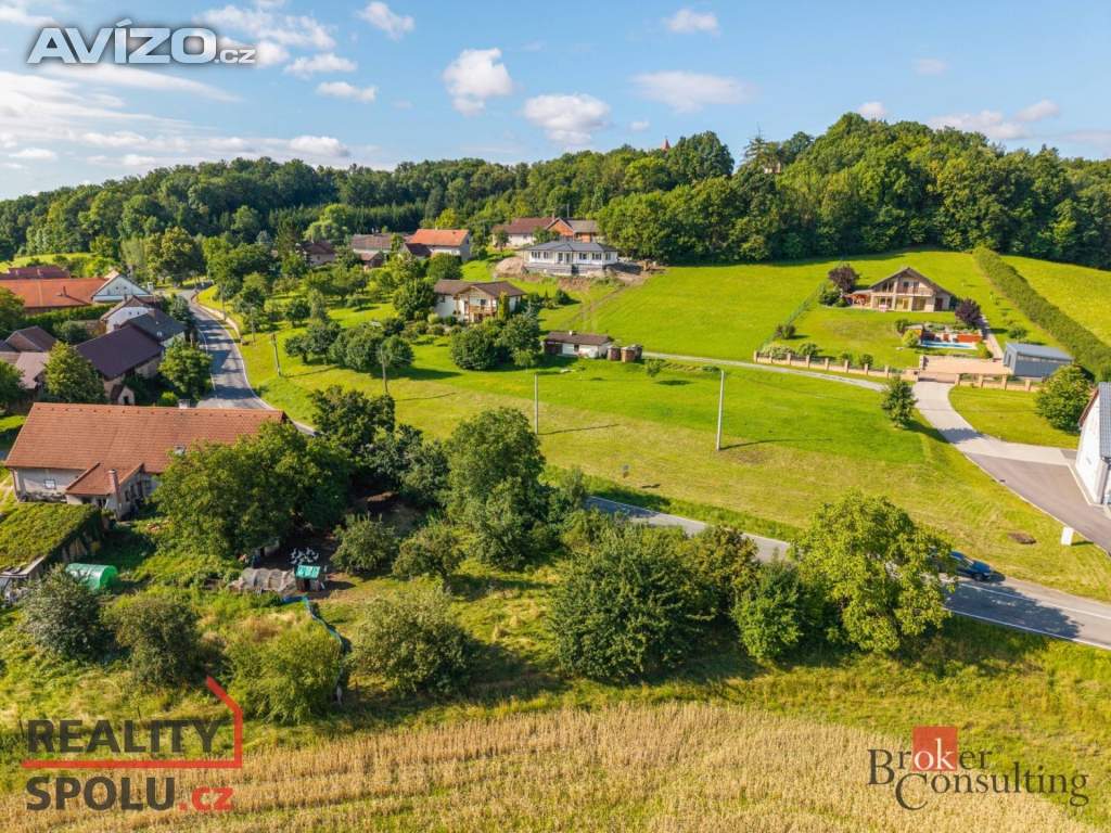 Foto inzerátu Prodej stavebního pozemku 1 048 m², Vysoký Újezd