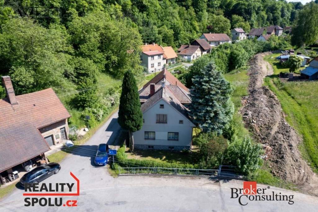 Prodej rodinného domu 239 m², Chleny
