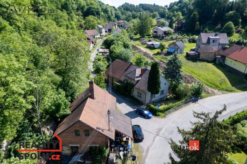 Foto inzerátu Prodej rodinného domu 239 m², Chleny