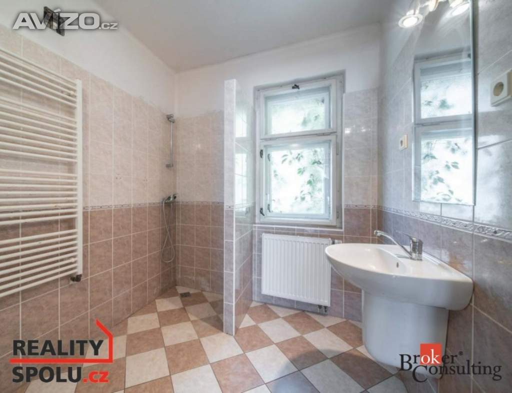 Foto inzerátu Prodej rodinného domu 239 m², Chleny