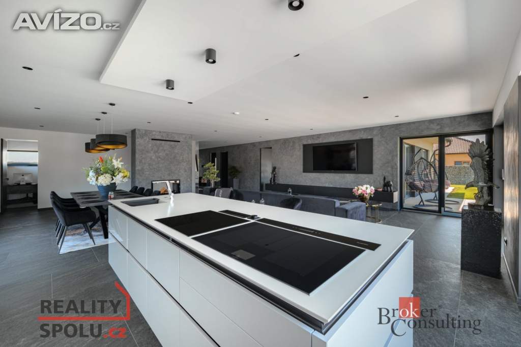 Prodej rodinného domu 216 m², Úherce