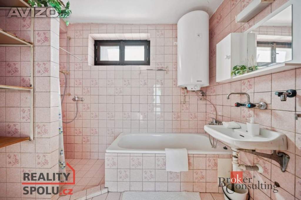 Foto inzerátu Prodej rodinného domu 200 m², Dubenec