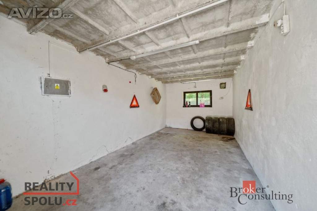 Foto inzerátu Prodej rodinného domu 200 m², Dubenec