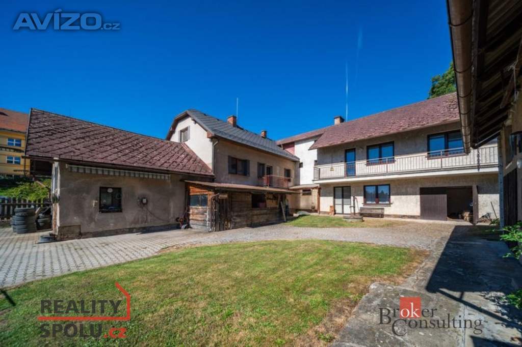 Prodej rodinného domu 500 m², Dubenec