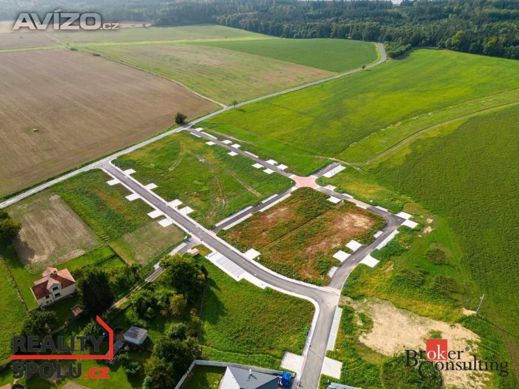 Prodej stavebního pozemku 1 340 m², Soběkury