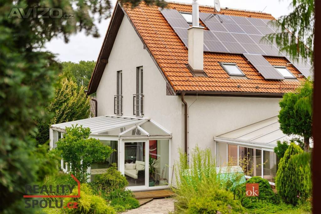 Foto inzerátu Prodej rodinného domu 220 m², Vodochody