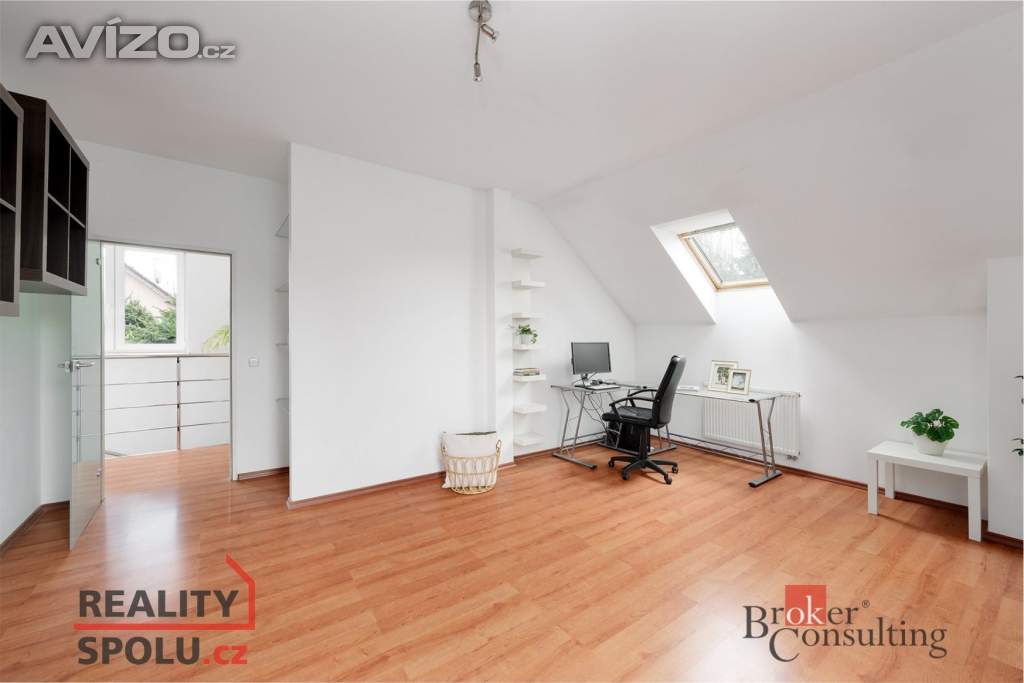 Foto inzerátu Prodej rodinného domu 220 m², Vodochody
