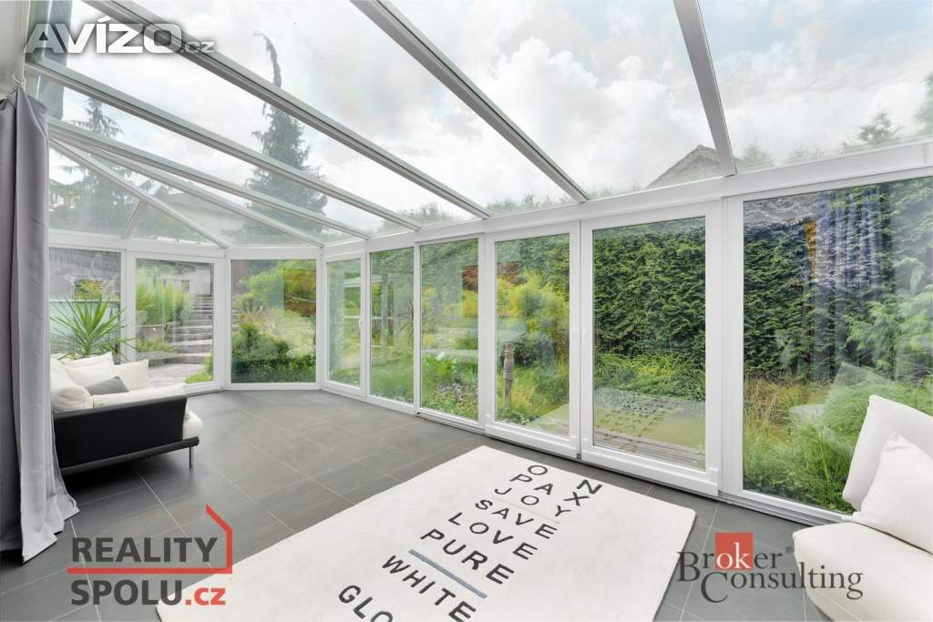 Foto inzerátu Prodej rodinného domu 220 m², Vodochody