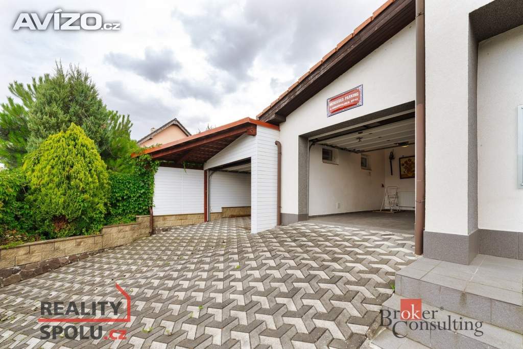 Foto inzerátu Prodej rodinného domu 220 m², Vodochody