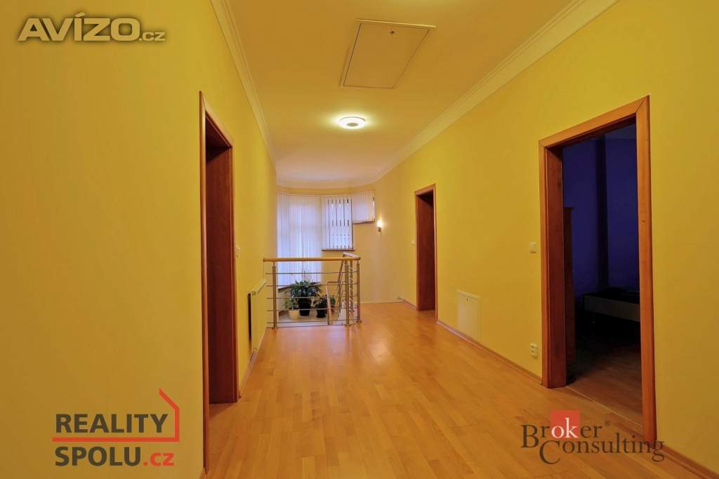 Prodej rodinné domy, 550 m² - Nová Role - Mezirolí