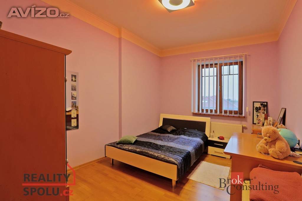 Foto inzerátu Prodej rodinné domy, 550 m² - Nová Role - Mezirolí