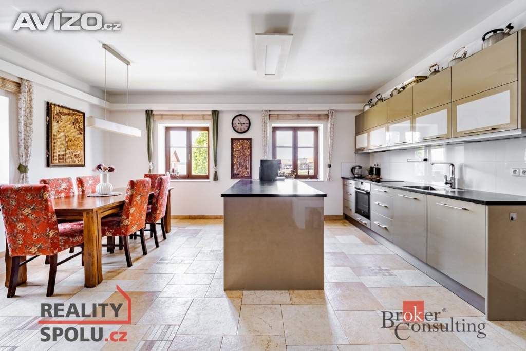 Foto inzerátu Prodej rodinné domy, 370 m² -