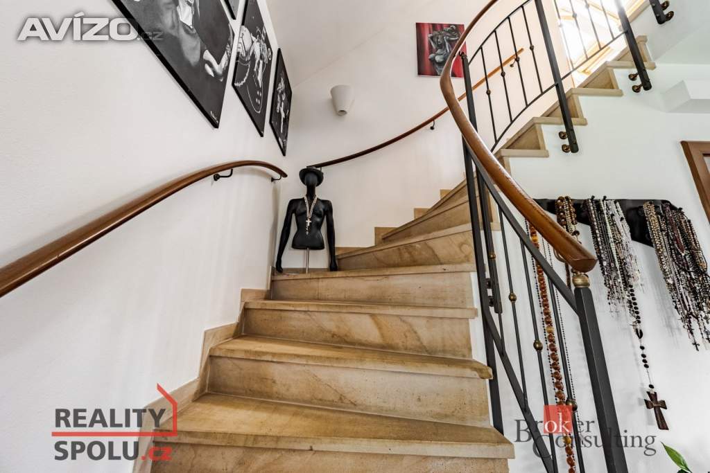 Foto inzerátu Prodej rodinné domy, 370 m² -