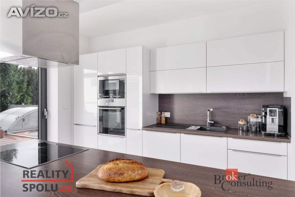 Foto inzerátu Prodej rodinného domu 190 m², Velké Popovice