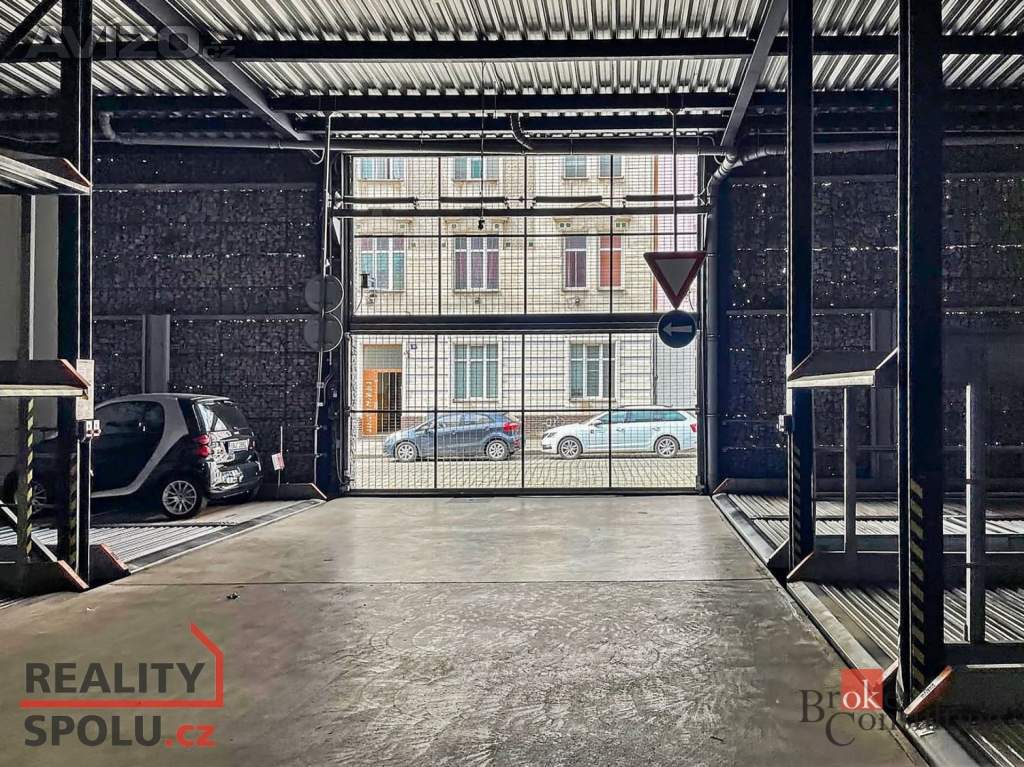 Foto inzerátu Pronájem garážového stání 12 m², Praha