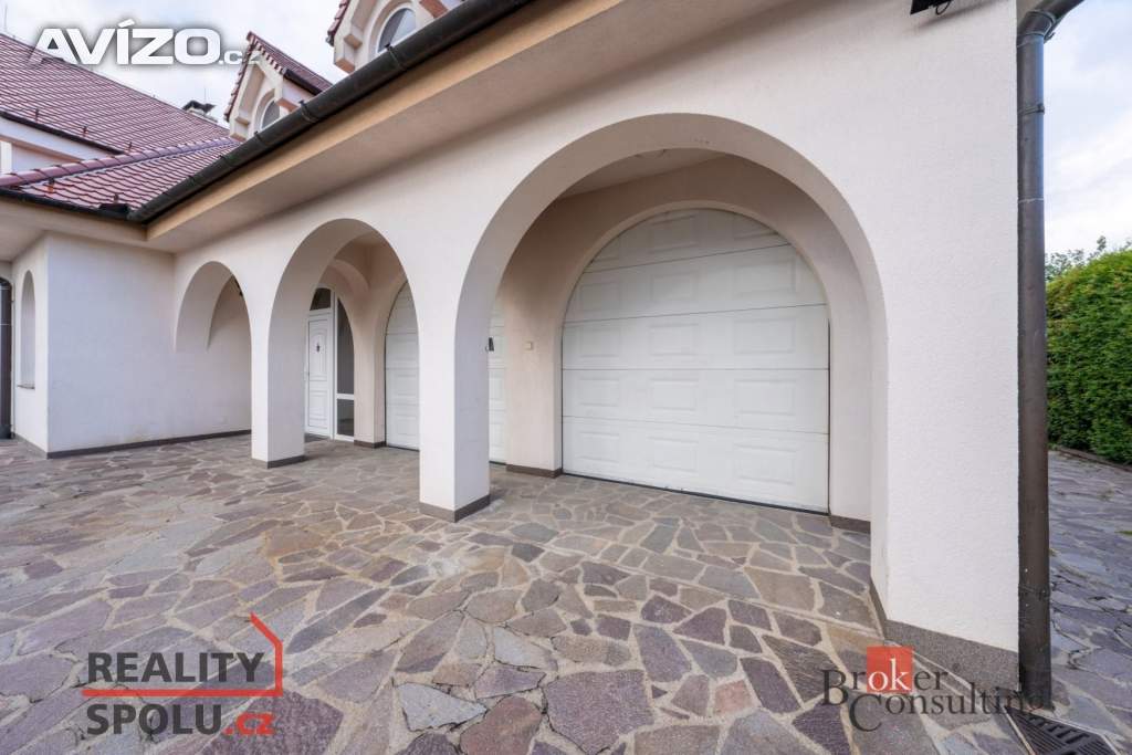Foto inzerátu Pronájem vily 369 m², Dolní Břežany