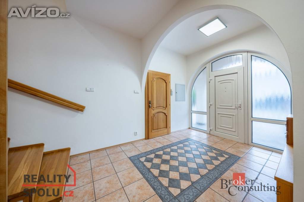 Foto inzerátu Pronájem vily 369 m², Dolní Břežany