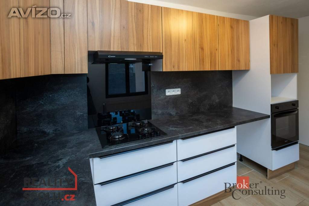 Foto inzerátu Pronájem rodinného domu 155 m², Okřesaneč