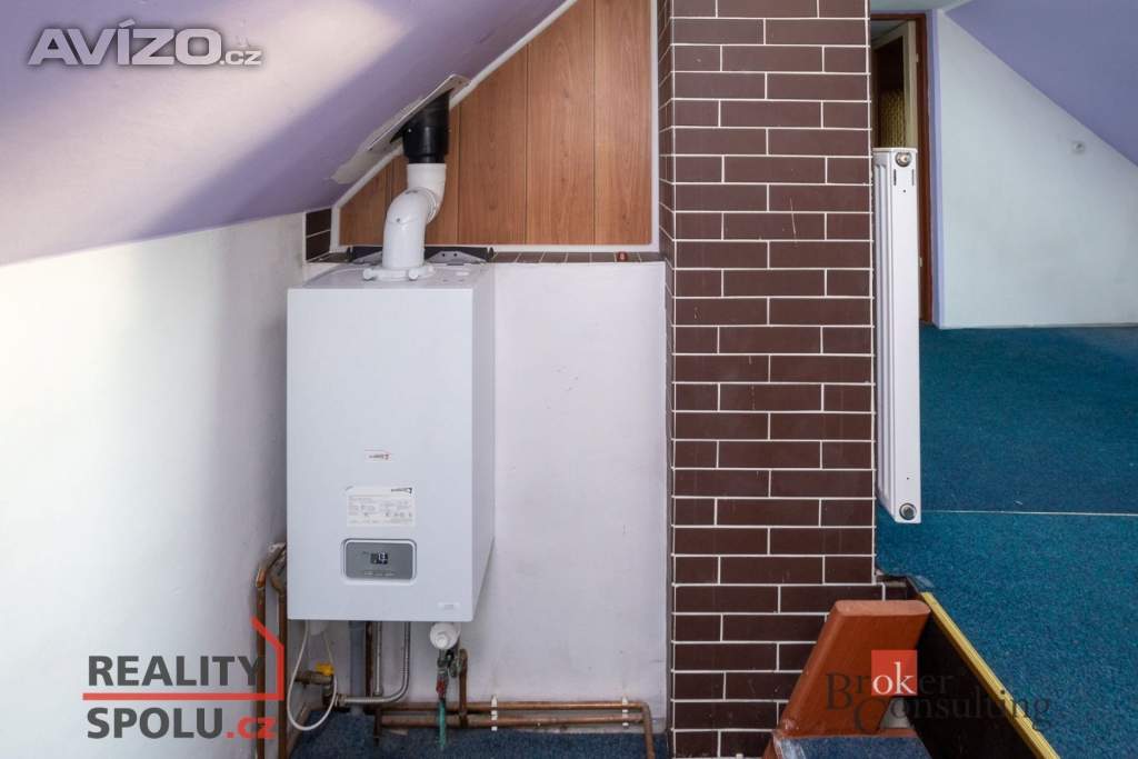 Foto inzerátu Pronájem rodinného domu 155 m², Okřesaneč