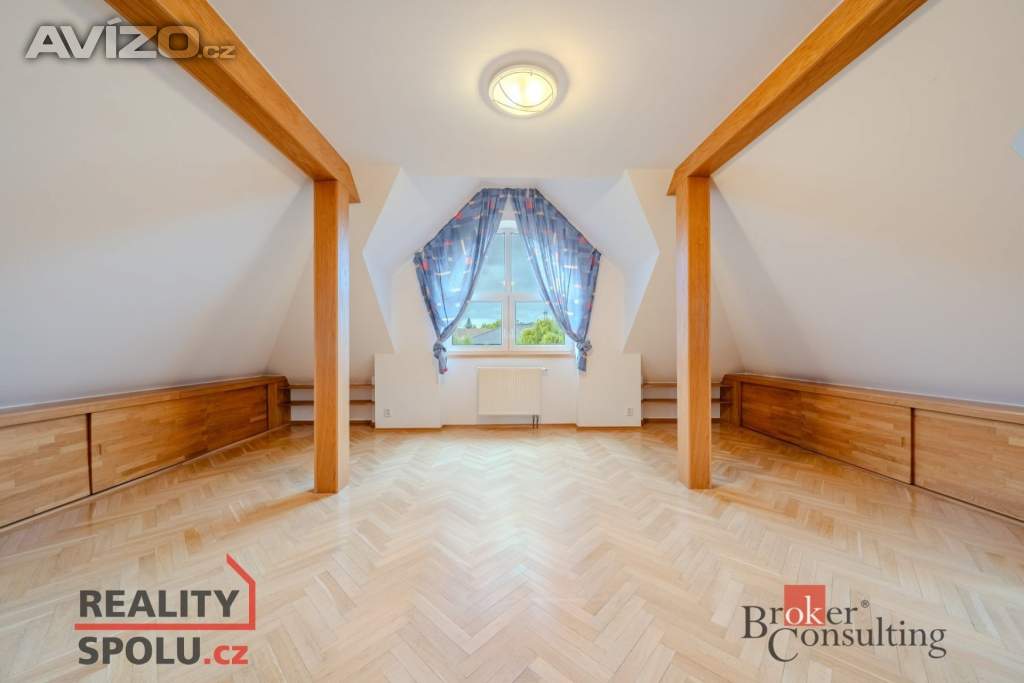 Foto inzerátu Pronájem vily 369 m², Dolní Břežany
