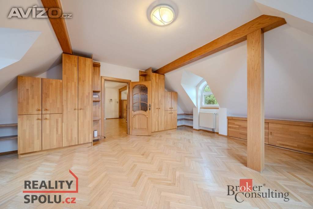 Foto inzerátu Pronájem vily 369 m², Dolní Břežany