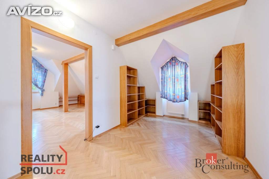 Foto inzerátu Pronájem vily 369 m², Dolní Břežany