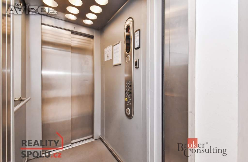 Foto inzerátu Pronájem bytu 1+kk 53 m², Praha