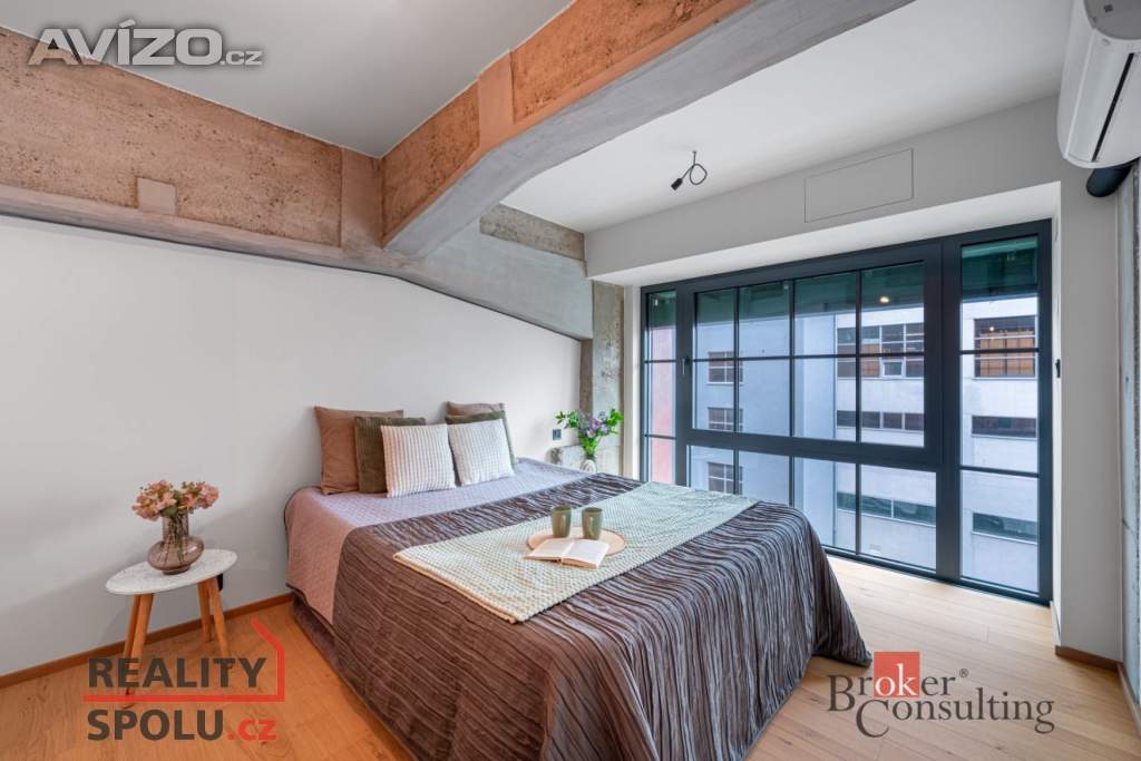 Pronájem bytu 3+kk 67 m², Praha