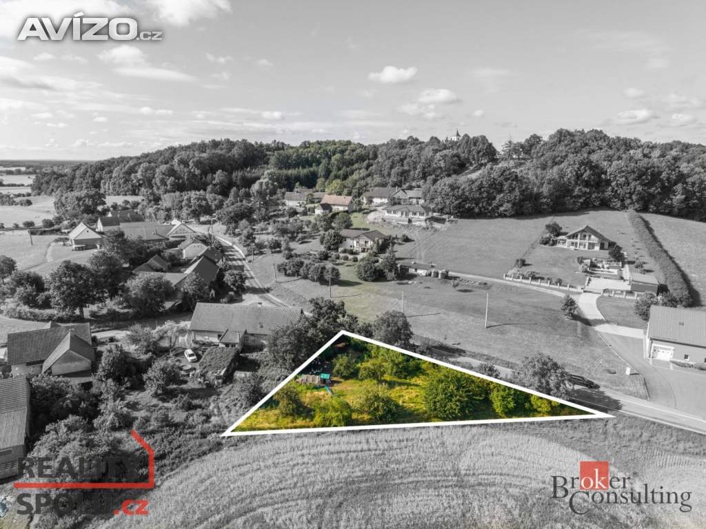 Foto inzerátu Prodej stavebního pozemku 1 048 m², Vysoký Újezd