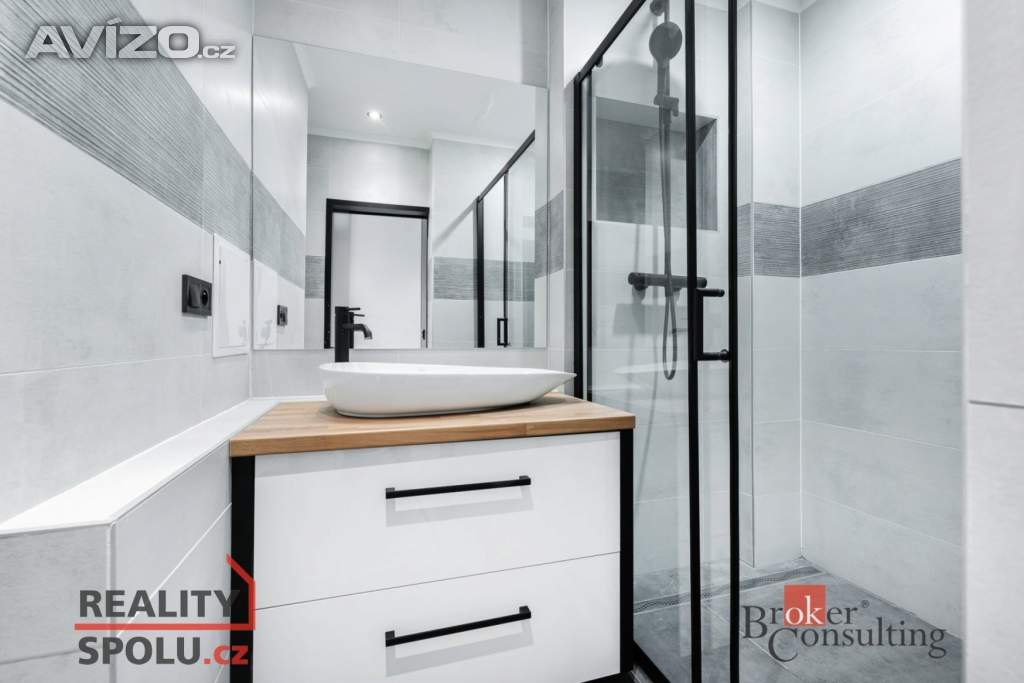 Foto inzerátu Pronájem bytu 1+kk 31 m², Hradec Králové