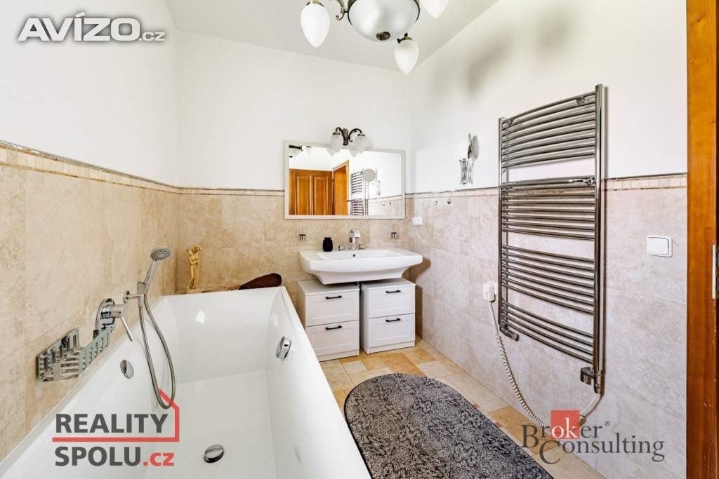 Foto inzerátu Prodej rodinné domy, 370 m² -