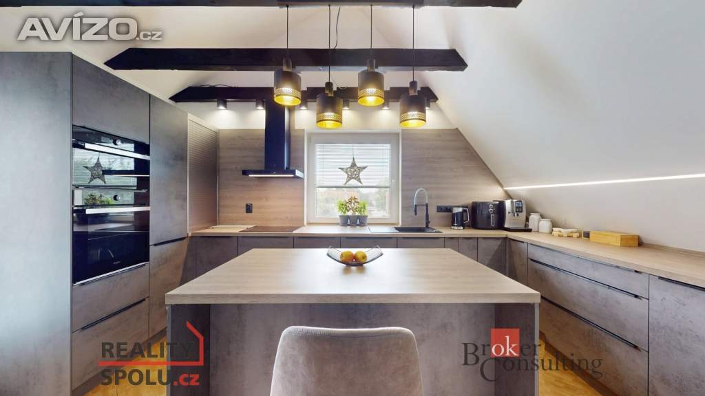 Foto inzerátu Prodej rodinného domu 240 m², Chomutov