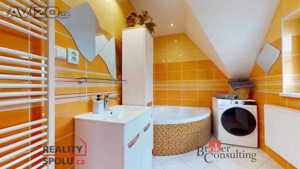 Foto inzerátu Prodej rodinného domu 240 m², Chomutov