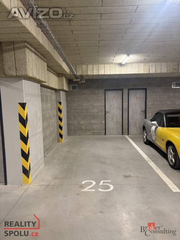 Pronájem garážového stání 12 m², Plzeň