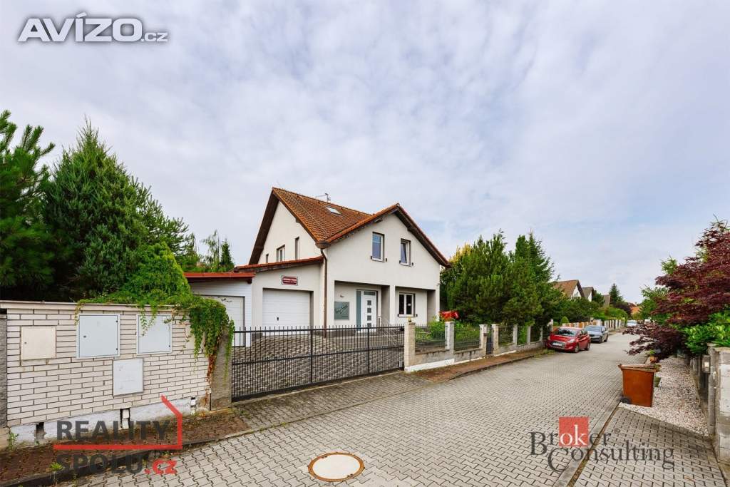 Foto inzerátu Prodej rodinného domu 220 m², Vodochody