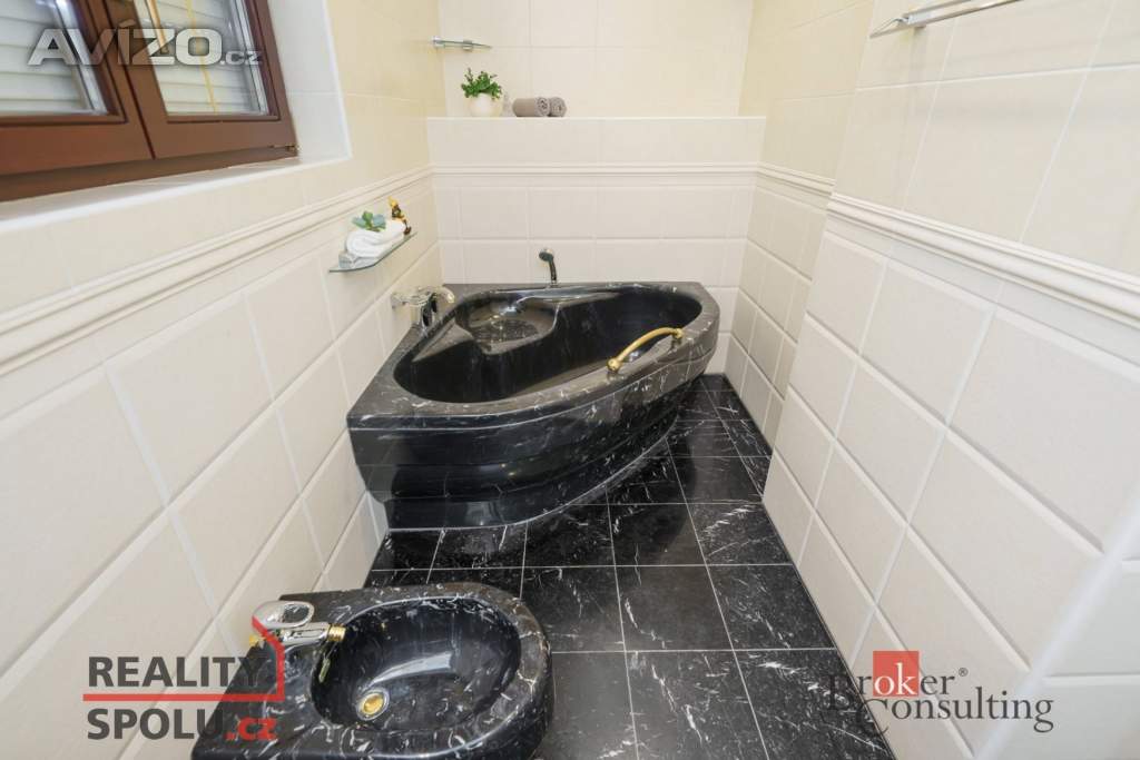 Foto inzerátu Prodej vily 287 m², Praha