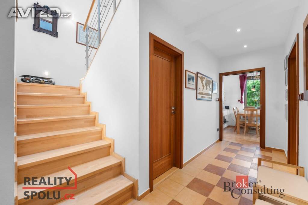 Foto inzerátu Prodej rodinného domu 184 m², Veleň