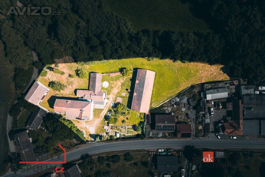 Foto inzerátu Prodej vily 1 170 m², Horní Bříza