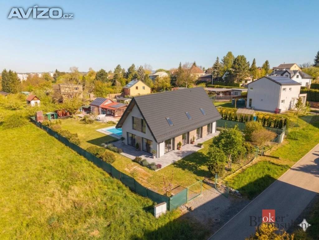 Foto inzerátu Prodej stavebního pozemku 1 271 m², Ohrazenice