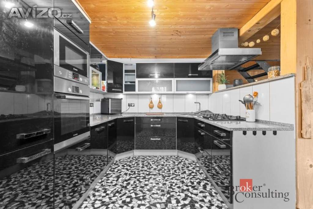 Foto inzerátu Prodej nemovitosti pro ubytování 650 m², Strážné