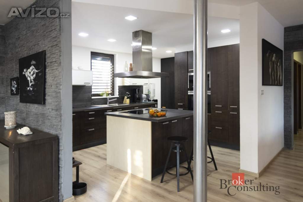 Foto inzerátu Prodej rodinného domu 280 m², Hýskov
