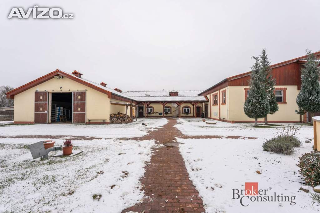 Prodej specifické nemovitosti 2 093 m², Nučice
