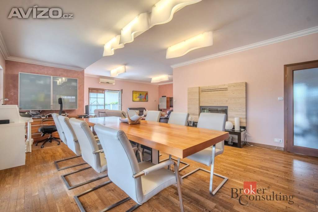 Foto inzerátu Prodej rodinného domu 307 m², Praha