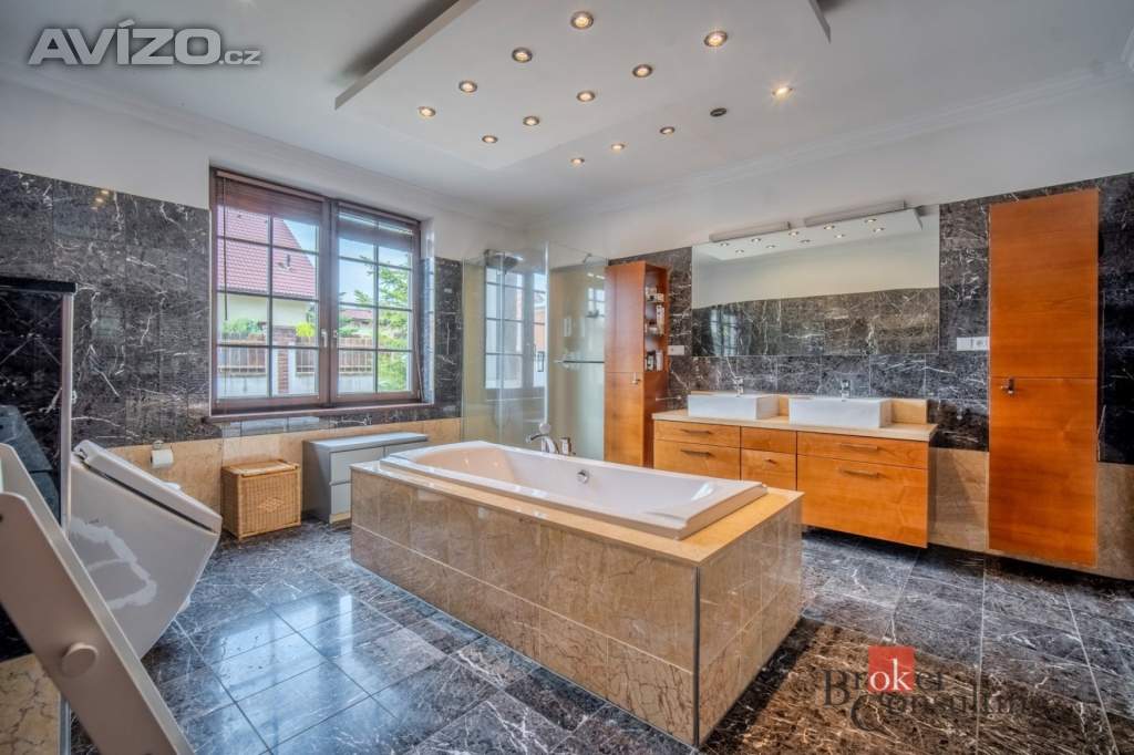 Foto inzerátu Prodej rodinného domu 307 m², Praha