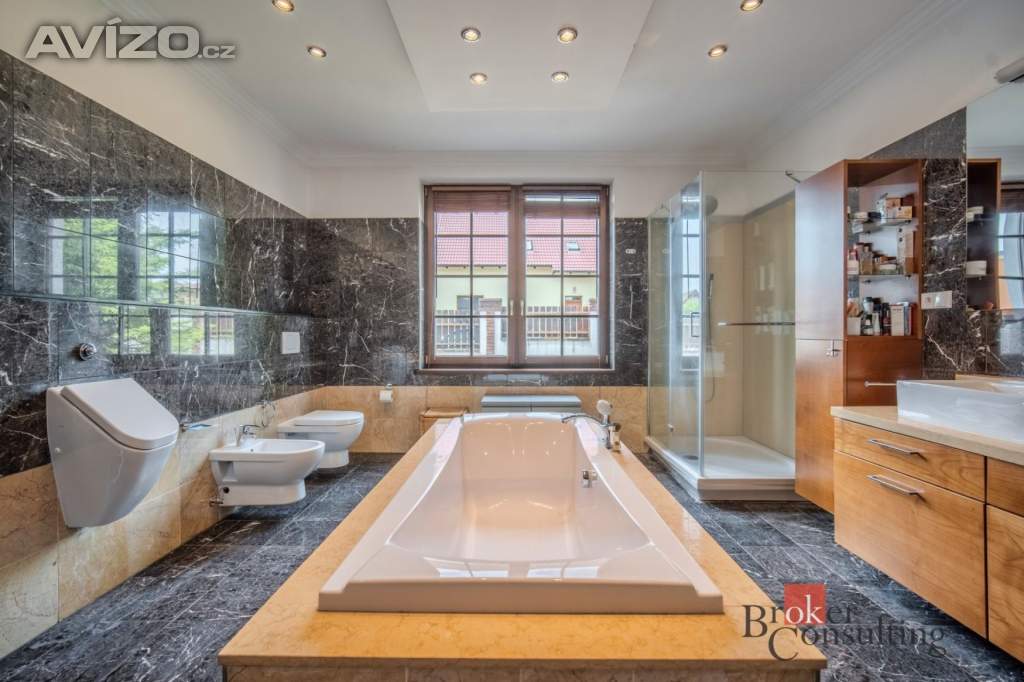 Foto inzerátu Prodej rodinného domu 307 m², Praha
