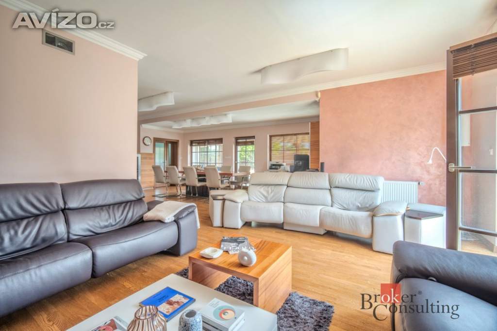 Foto inzerátu Prodej rodinného domu 307 m², Praha