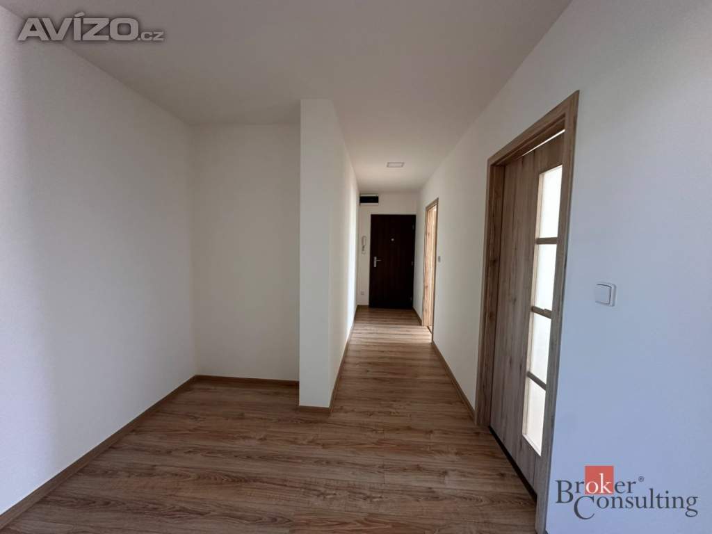 Pronájem bytu 3+1 72 m², Razová