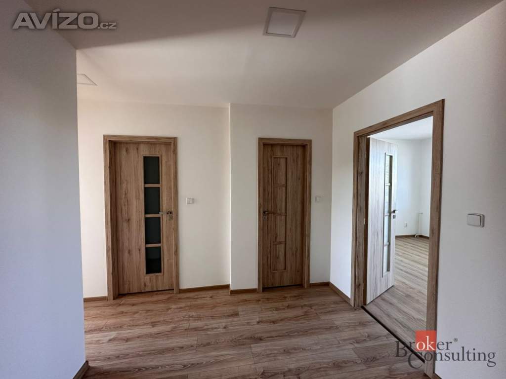 Foto inzerátu Pronájem bytu 3+1 72 m², Razová
