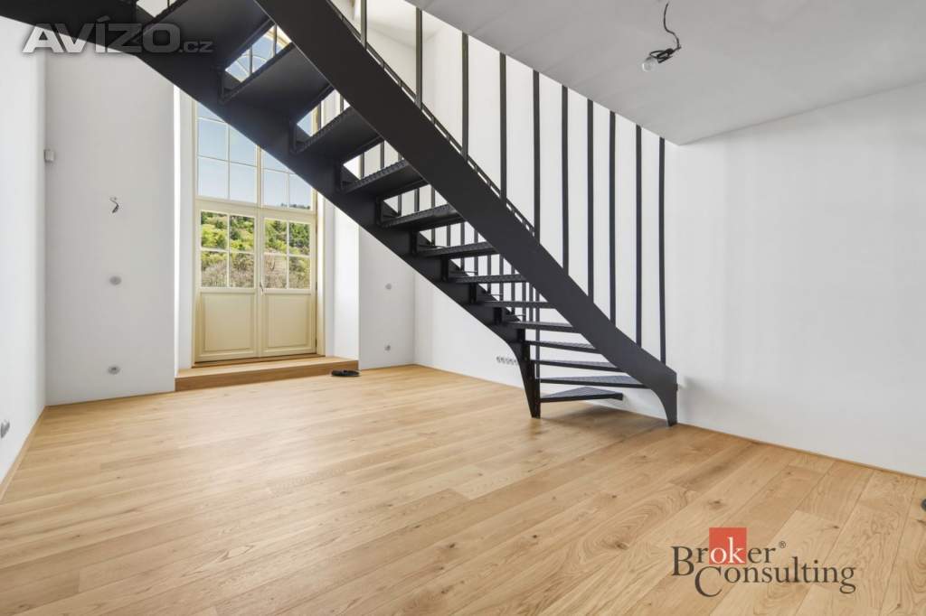Foto inzerátu Prodej bytu 3+kk 95 m², Jince
