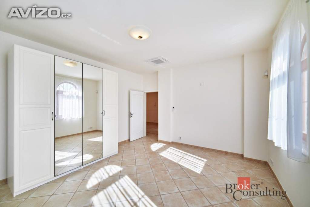 Foto inzerátu Pronájem vily 243 m², Praha